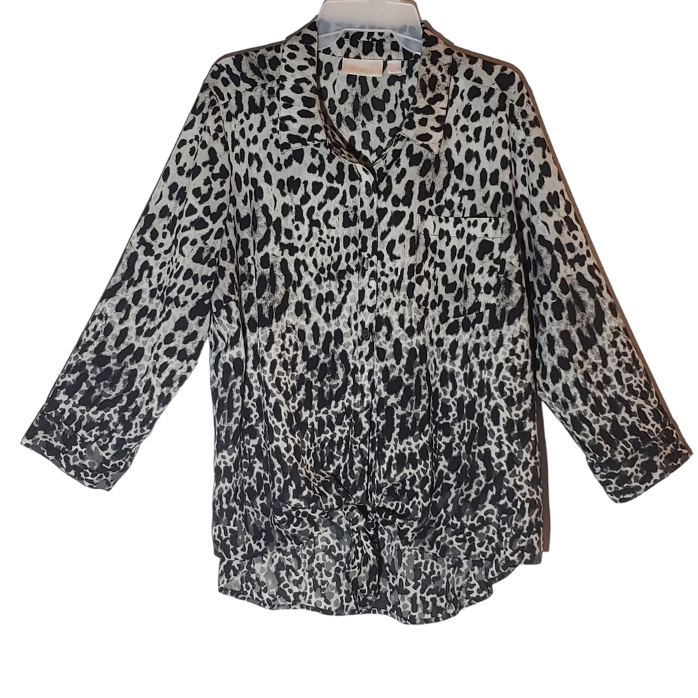 Kim Graver women's large leopard print button up tie front w/collar. 589